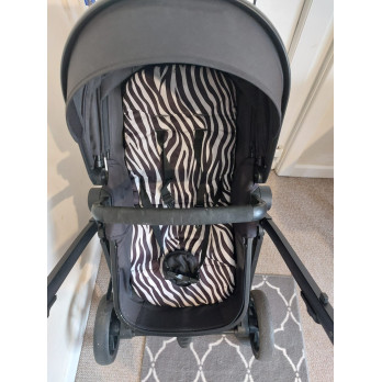 Red Kite Push Me 3 in 1 i-Size Savanna Travel System Zebra from birth to 4 years